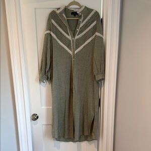 Pomander Palace - Green Button-Up Dress with Lace Detail